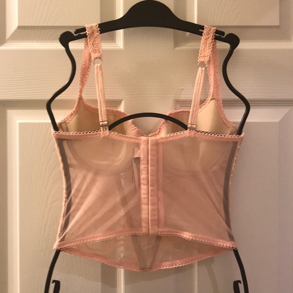 💖 Victoria’s Secret Lace Corset - Picture 4 of 4